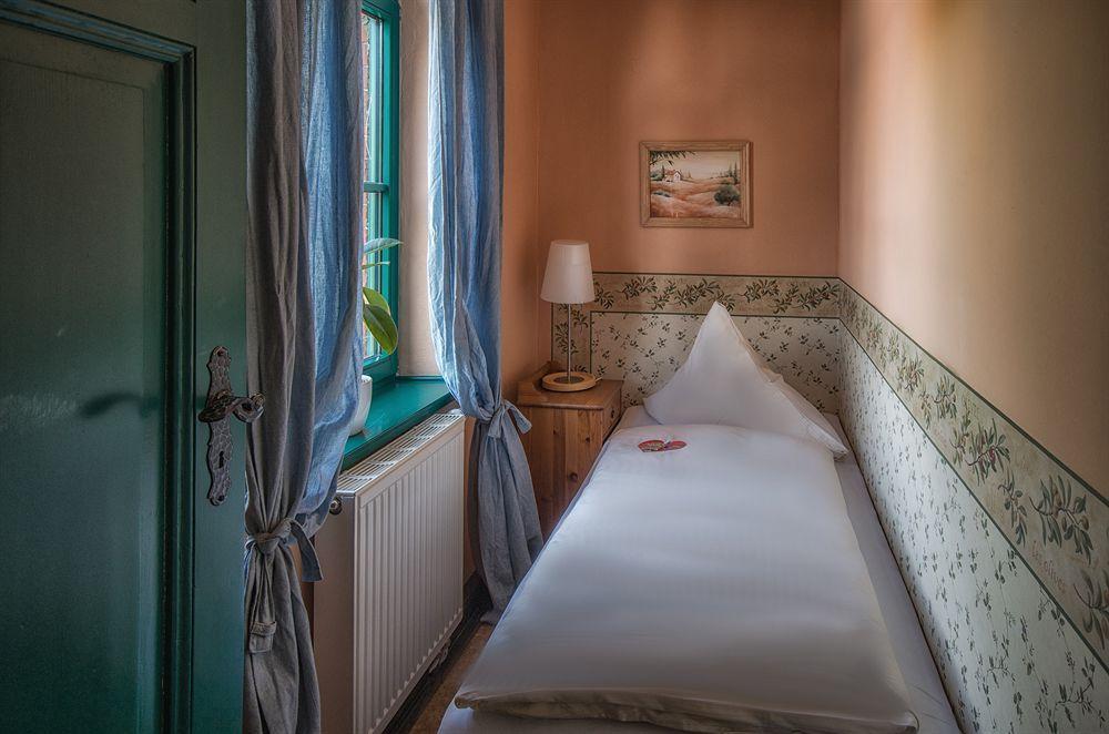 Hotel Zur Henne Naumbourg Extérieur photo