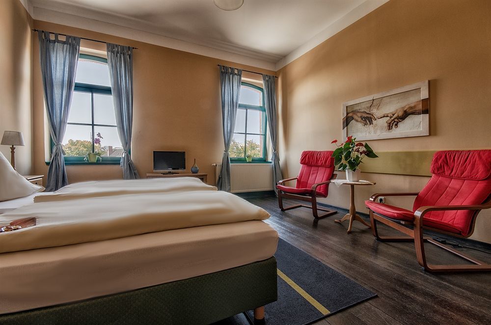 Hotel Zur Henne Naumbourg Extérieur photo