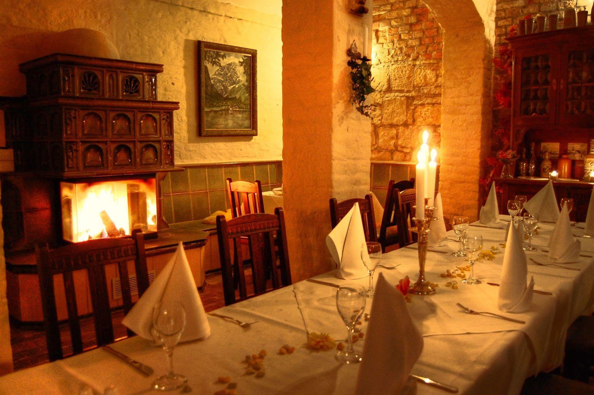 Hotel Zur Henne Naumbourg Extérieur photo