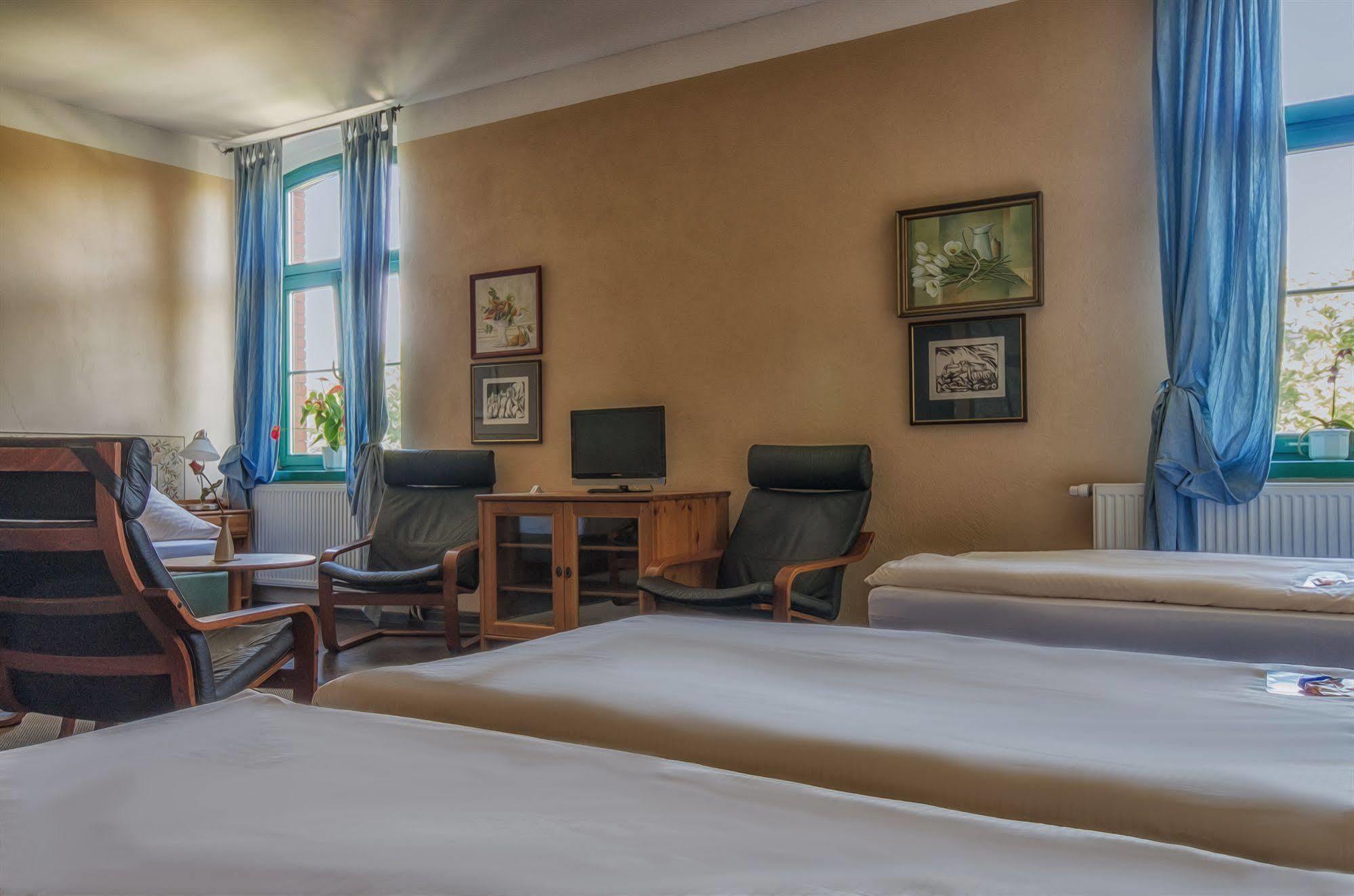 Hotel Zur Henne Naumbourg Extérieur photo