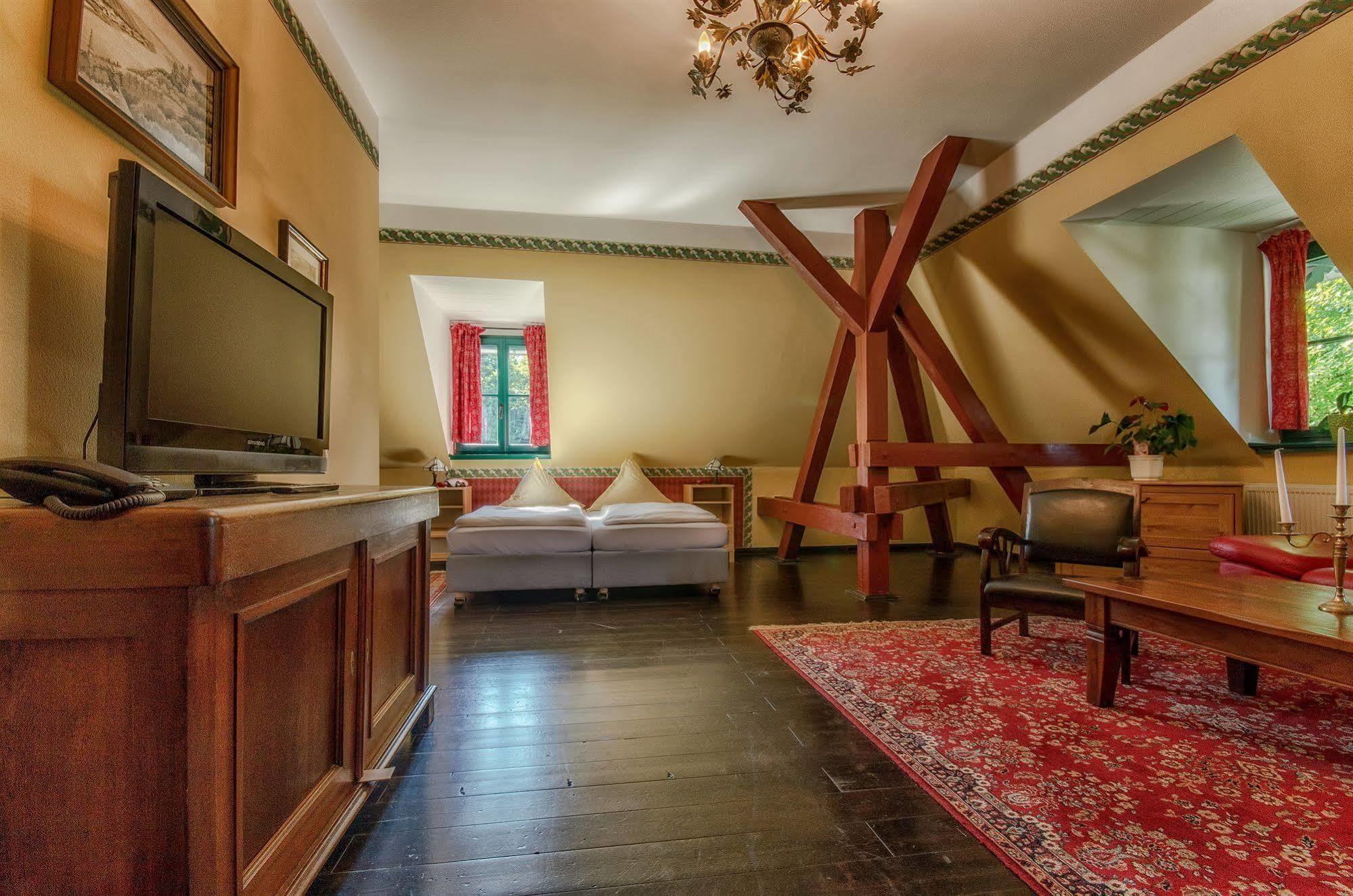 Hotel Zur Henne Naumbourg Extérieur photo
