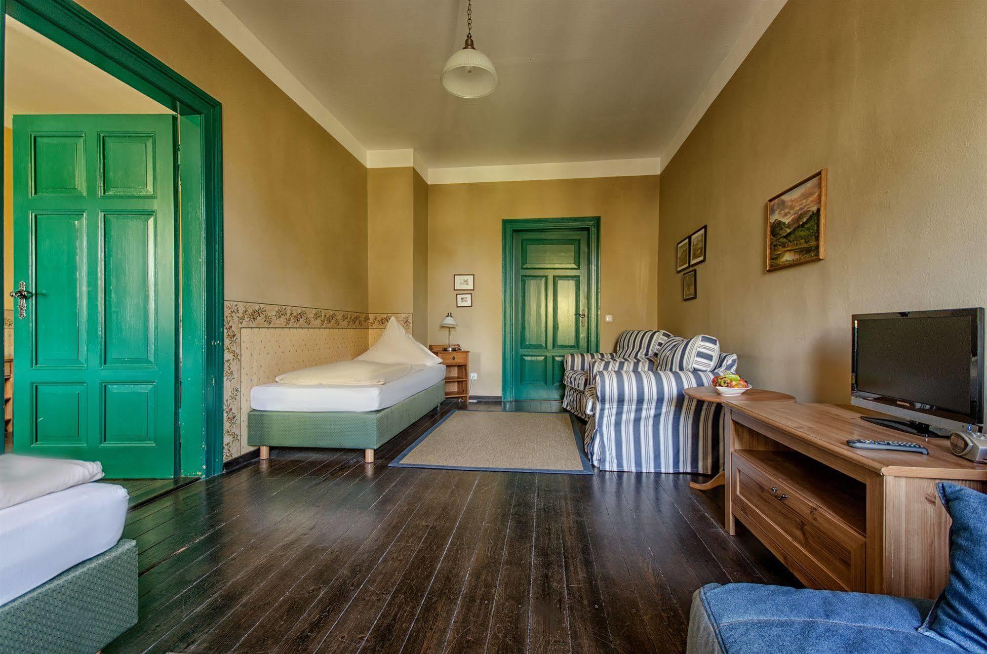 Hotel Zur Henne Naumbourg Extérieur photo